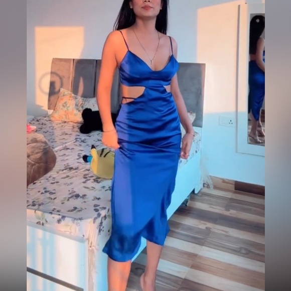 ZARA BLUE SATIN EFFECT CUT OUT DRESS - Picture 7 of 16